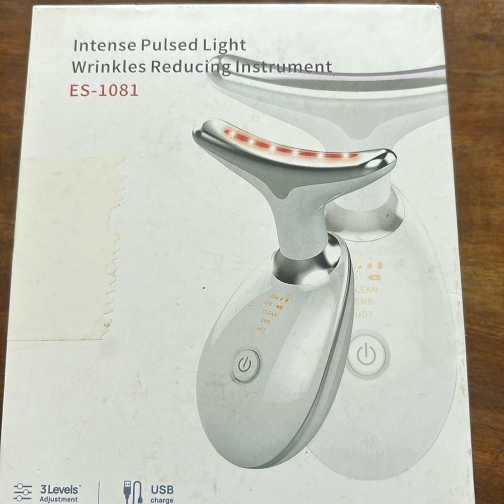 Sealed brand new pulse light wrinkle reducer.